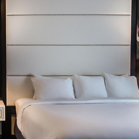 Tryp By Wyndham Savannah Bagian luar foto