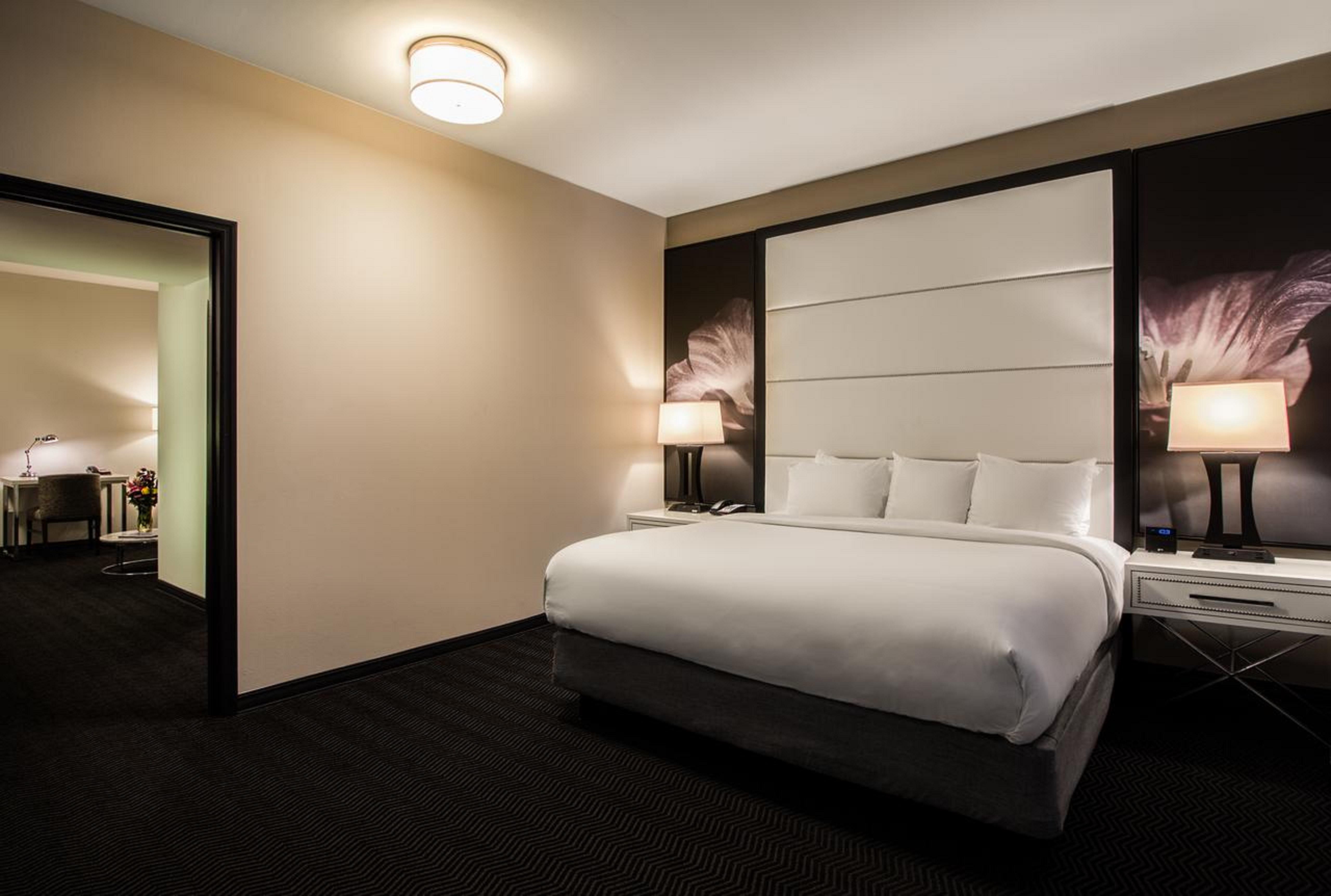 Tryp By Wyndham Savannah Bagian luar foto
