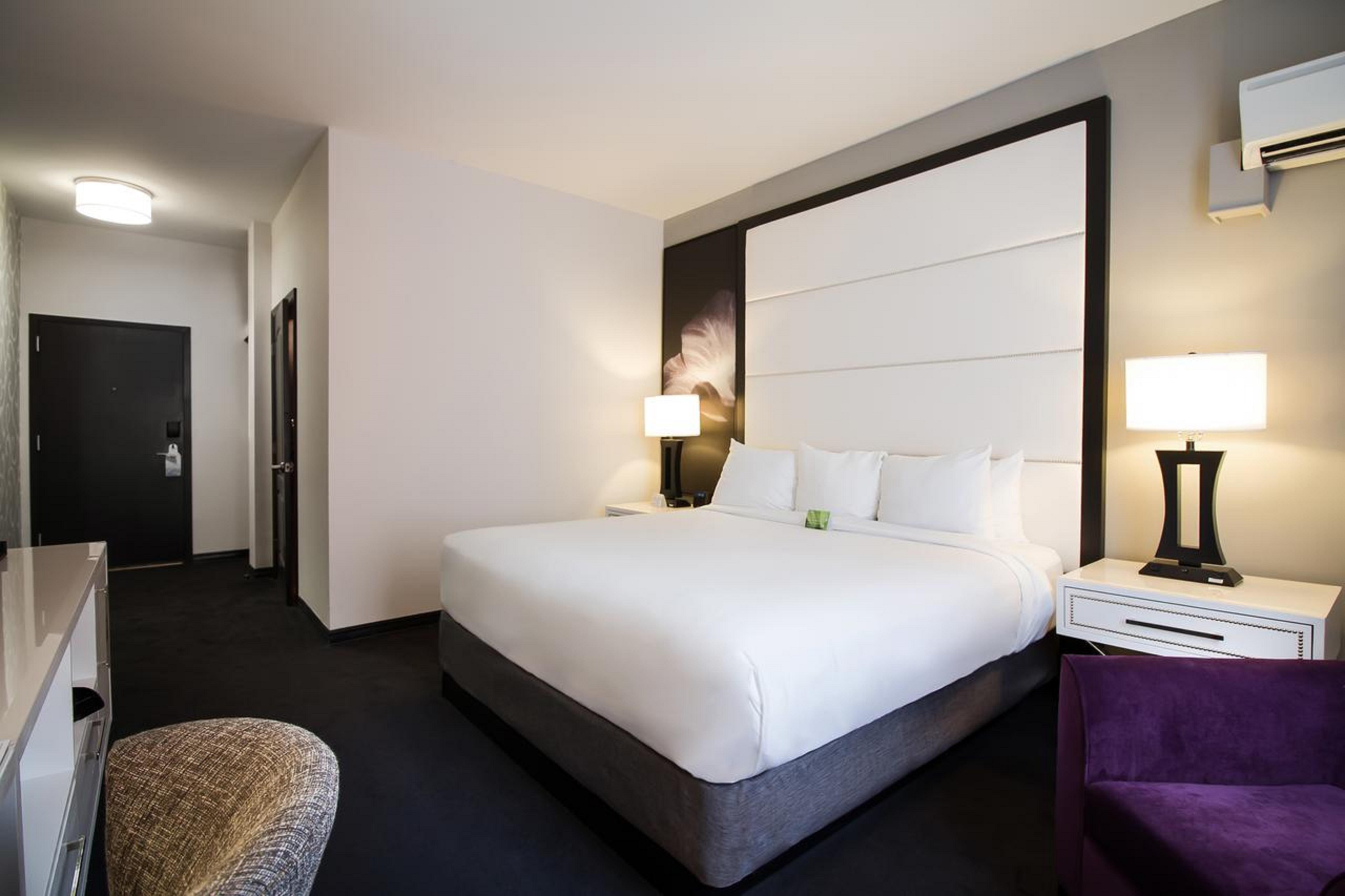 Tryp By Wyndham Savannah Bagian luar foto