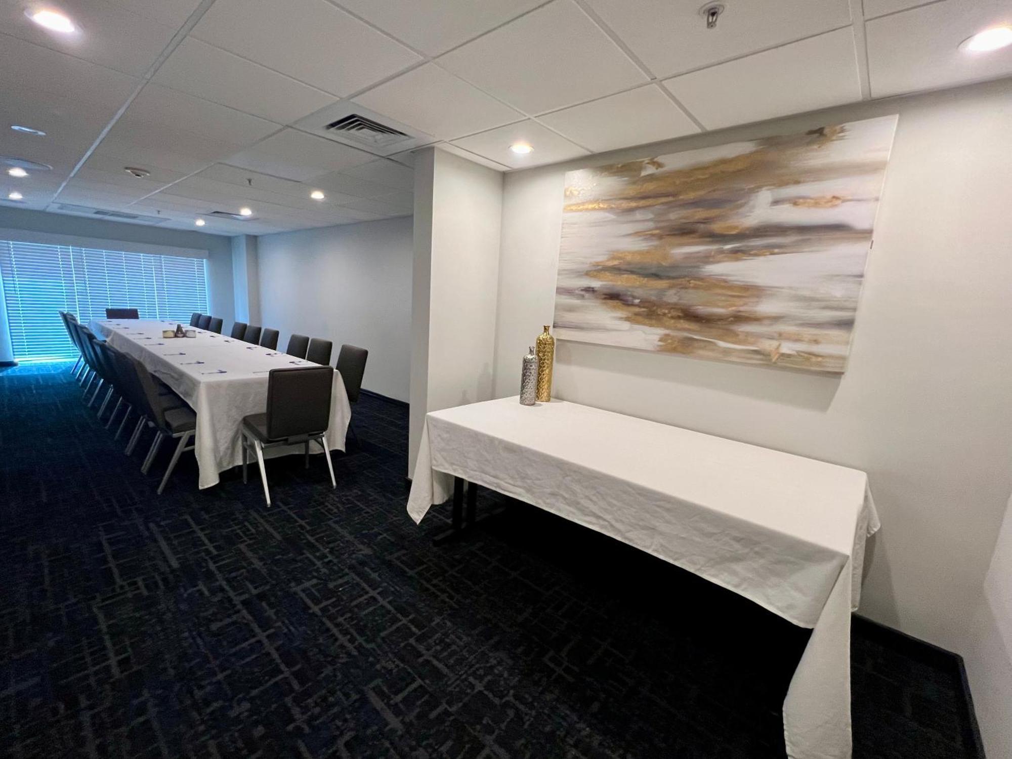 Tryp By Wyndham Savannah Bagian luar foto