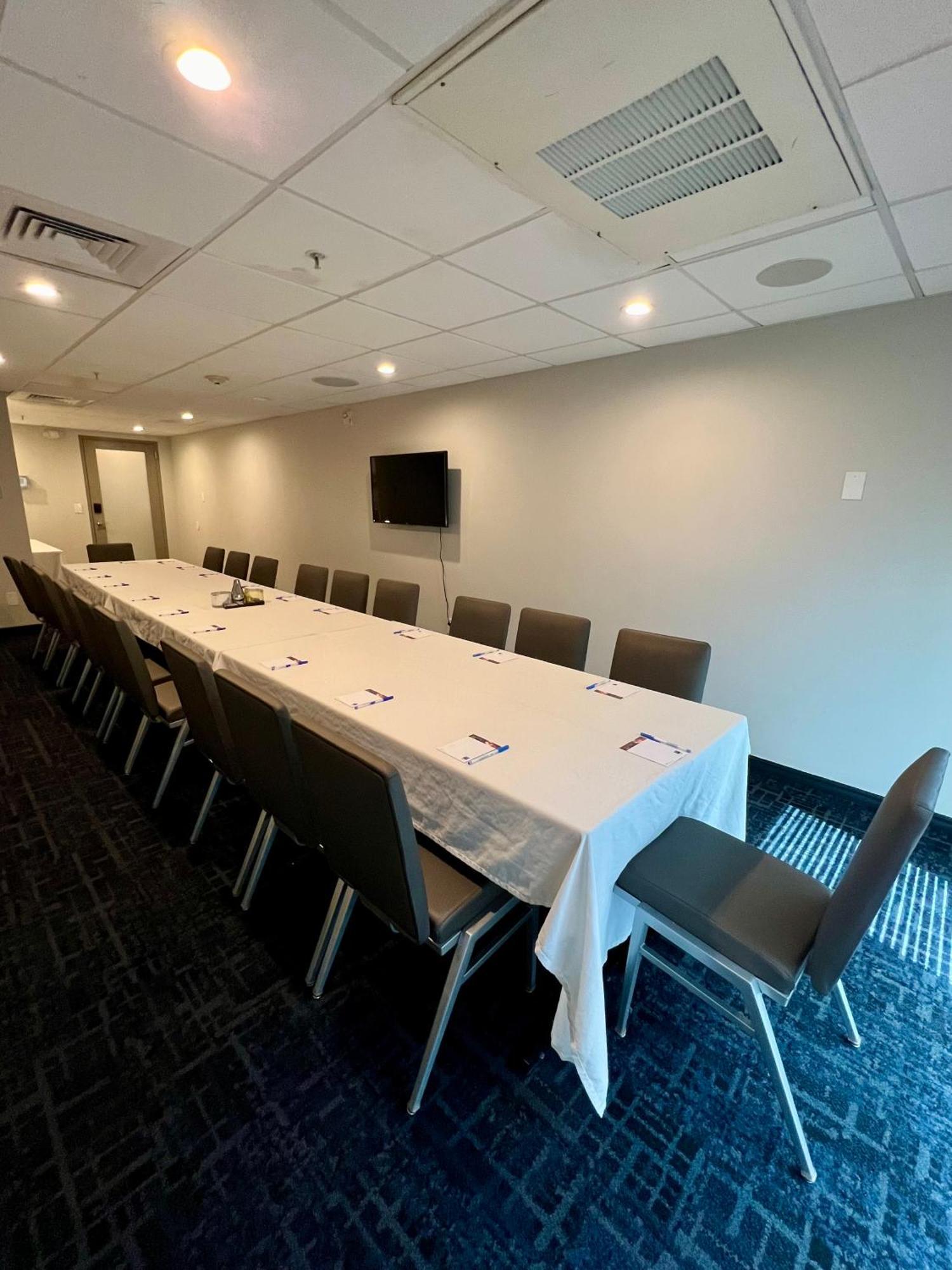Tryp By Wyndham Savannah Bagian luar foto