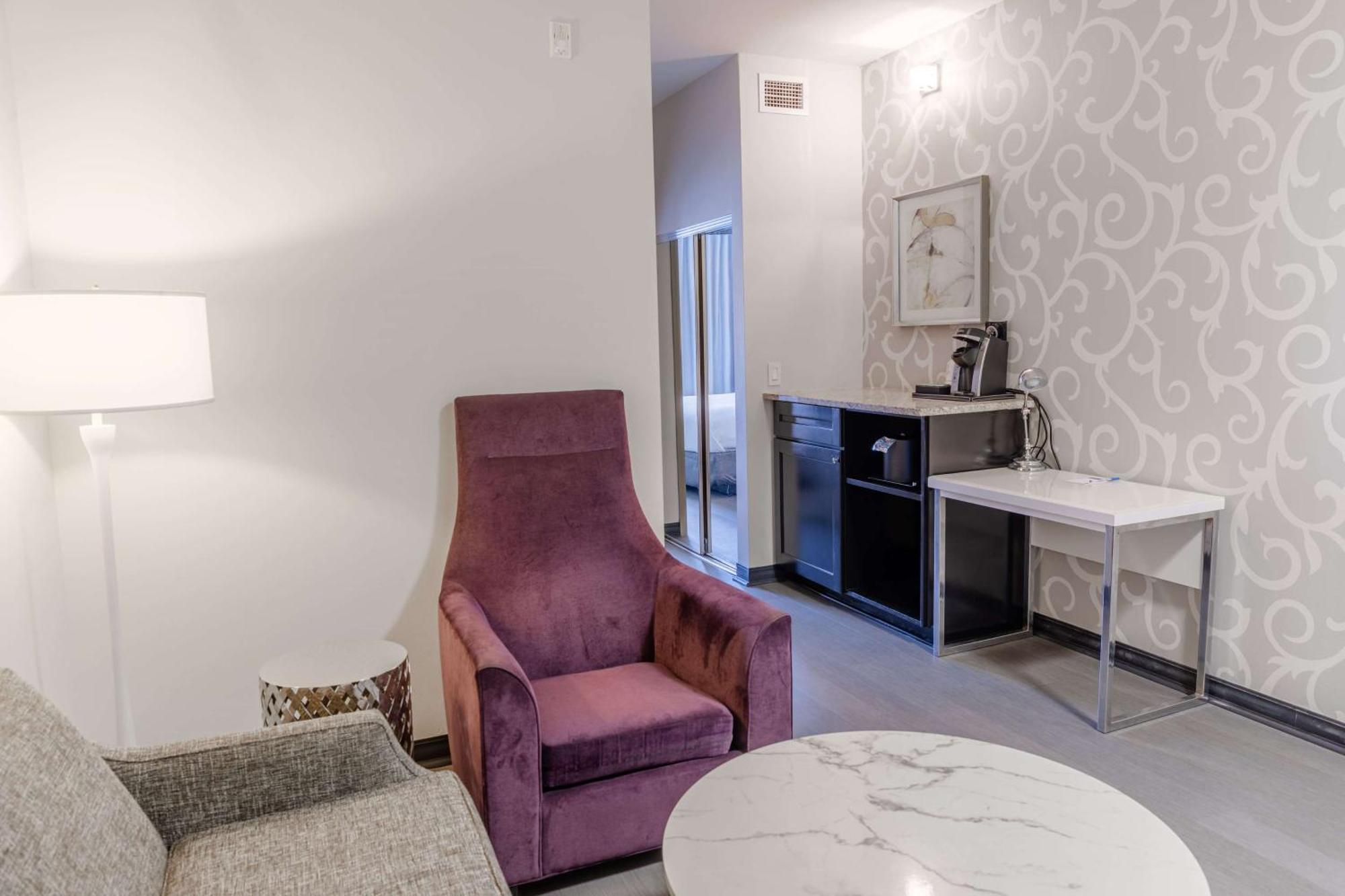 Tryp By Wyndham Savannah Bagian luar foto