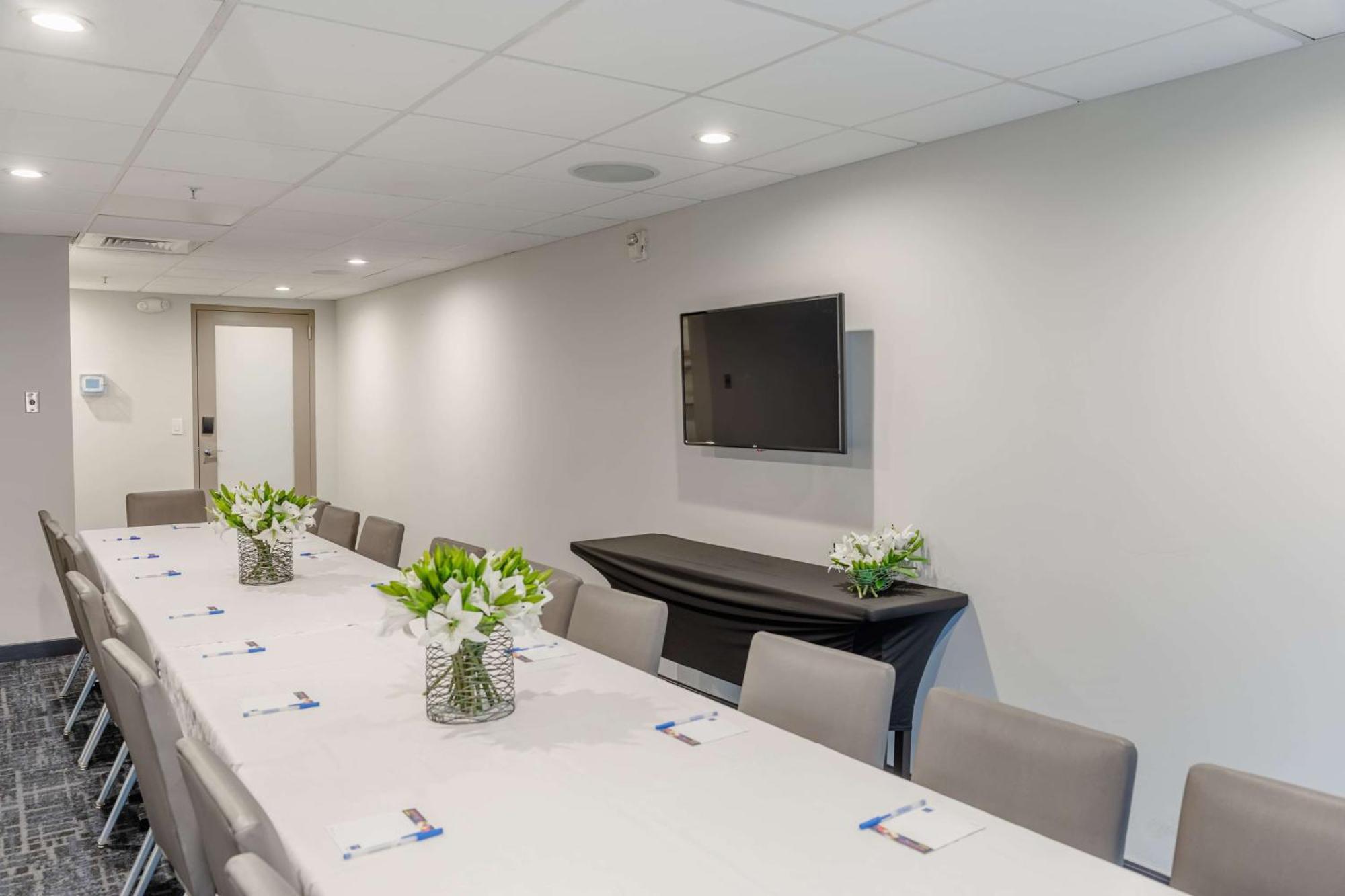 Tryp By Wyndham Savannah Bagian luar foto