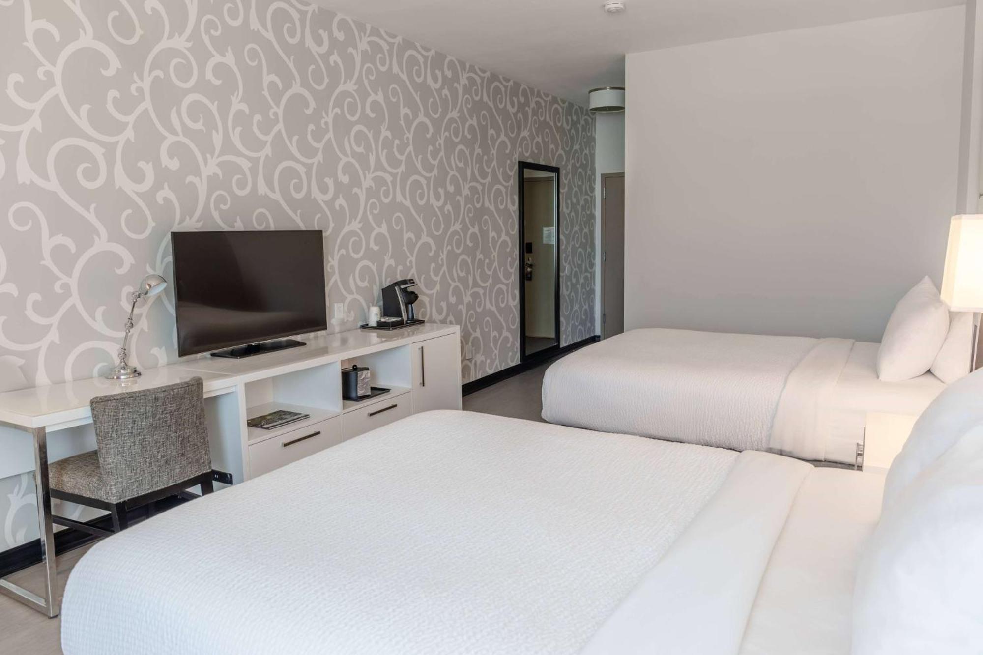 Tryp By Wyndham Savannah Bagian luar foto