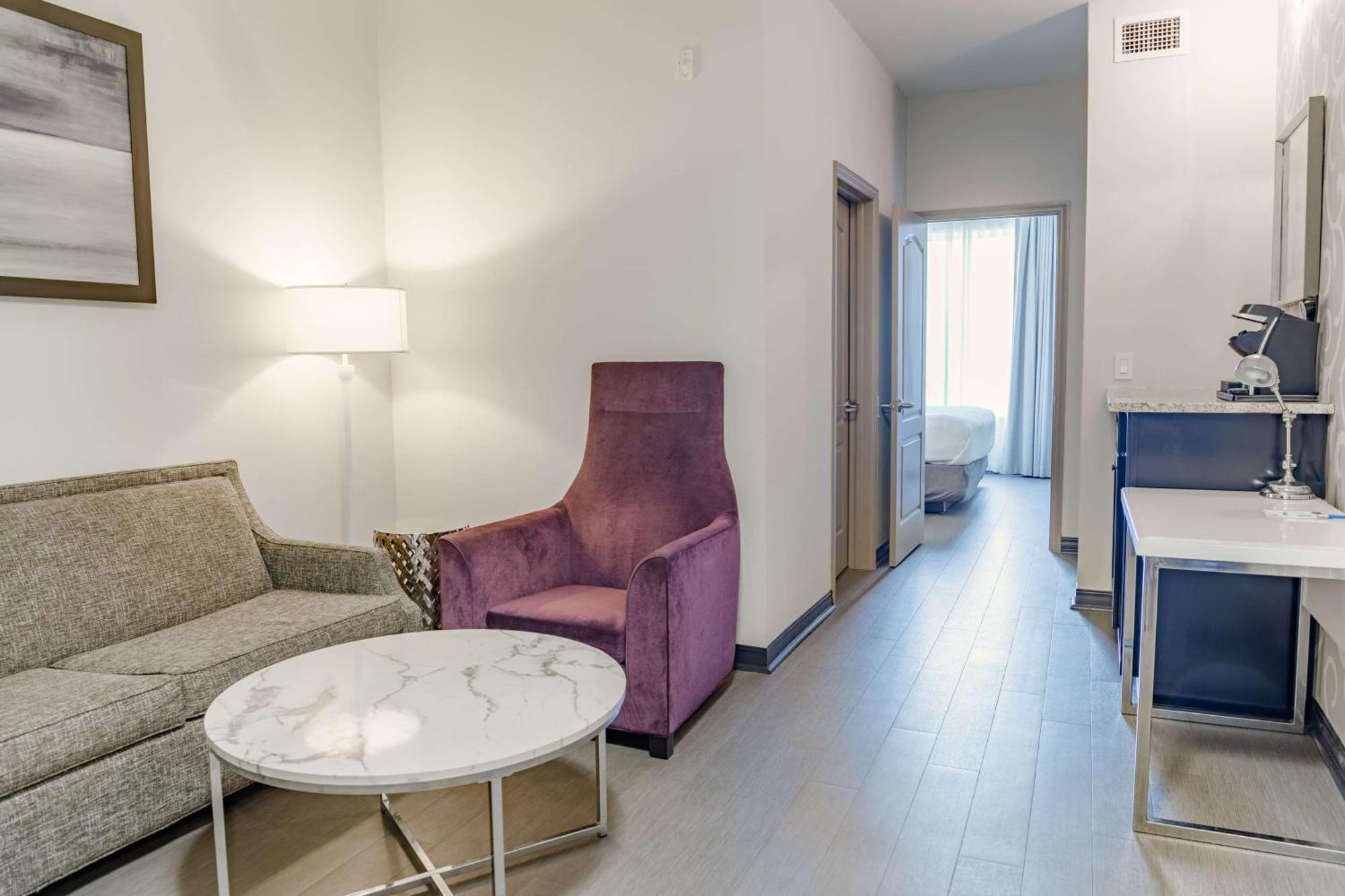 Tryp By Wyndham Savannah Bagian luar foto