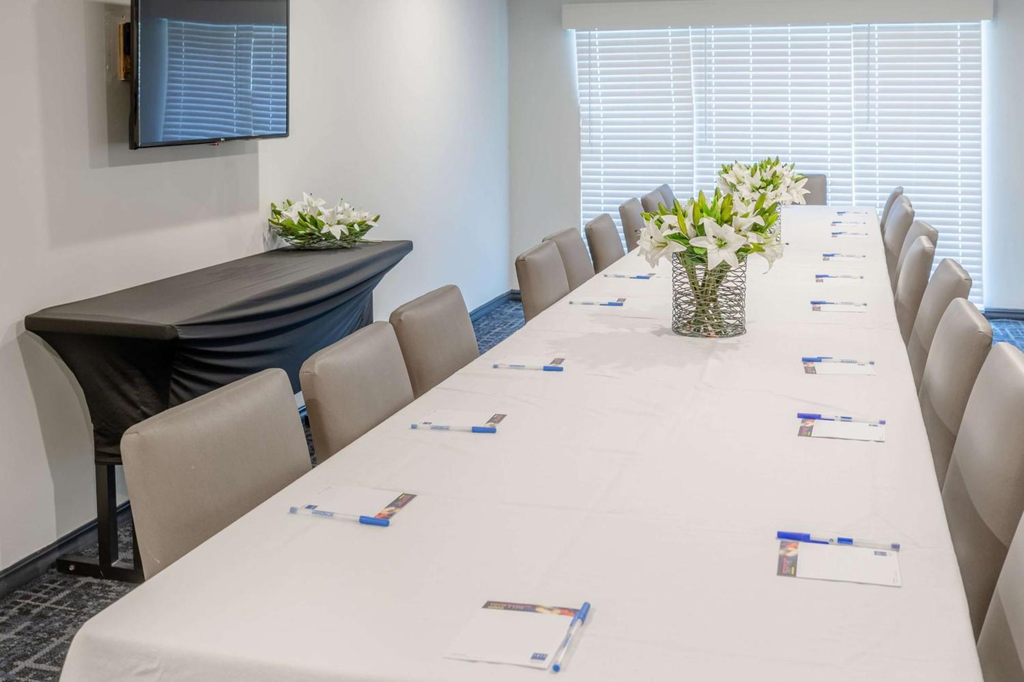 Tryp By Wyndham Savannah Bagian luar foto