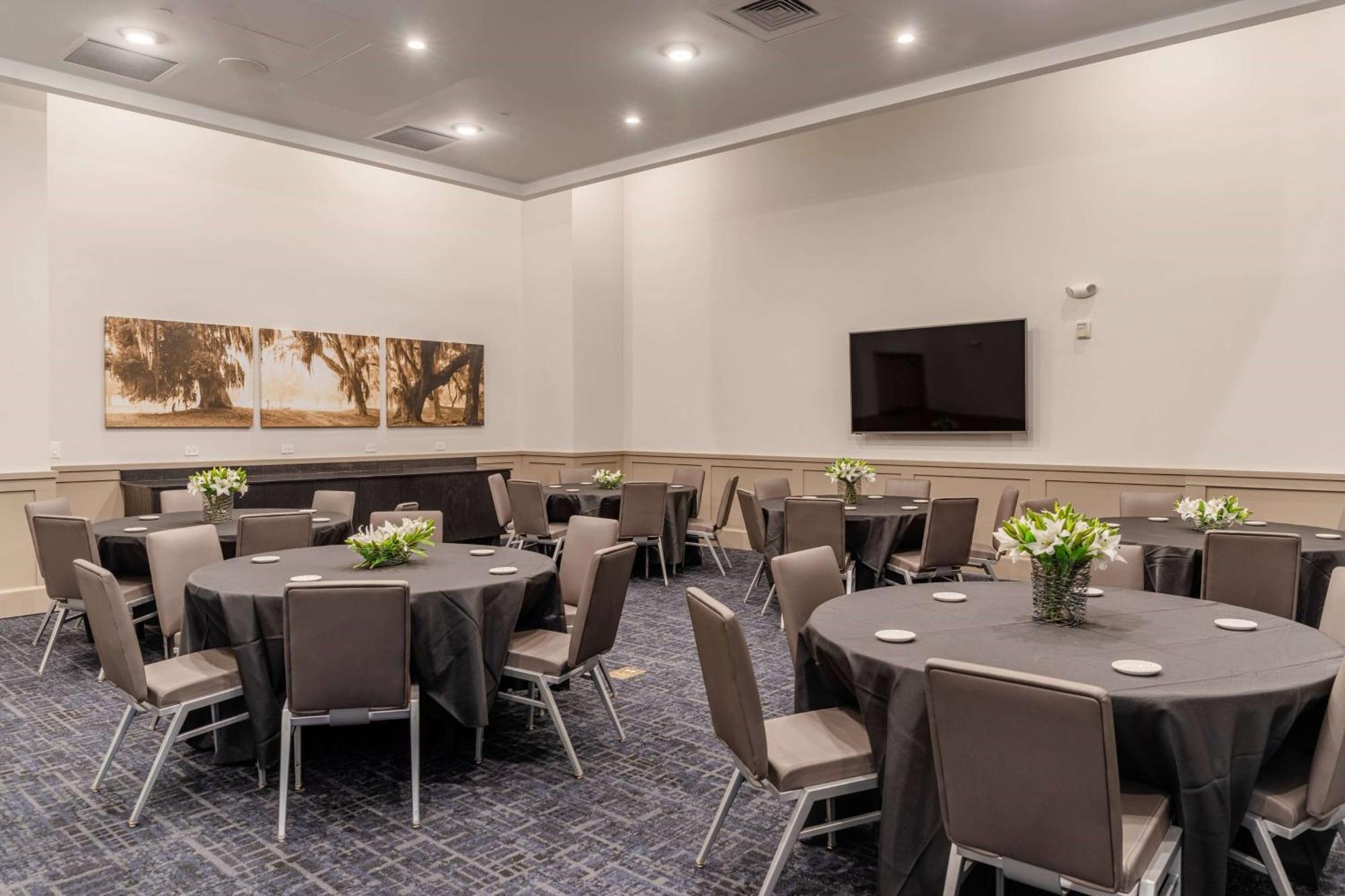 Tryp By Wyndham Savannah Bagian luar foto