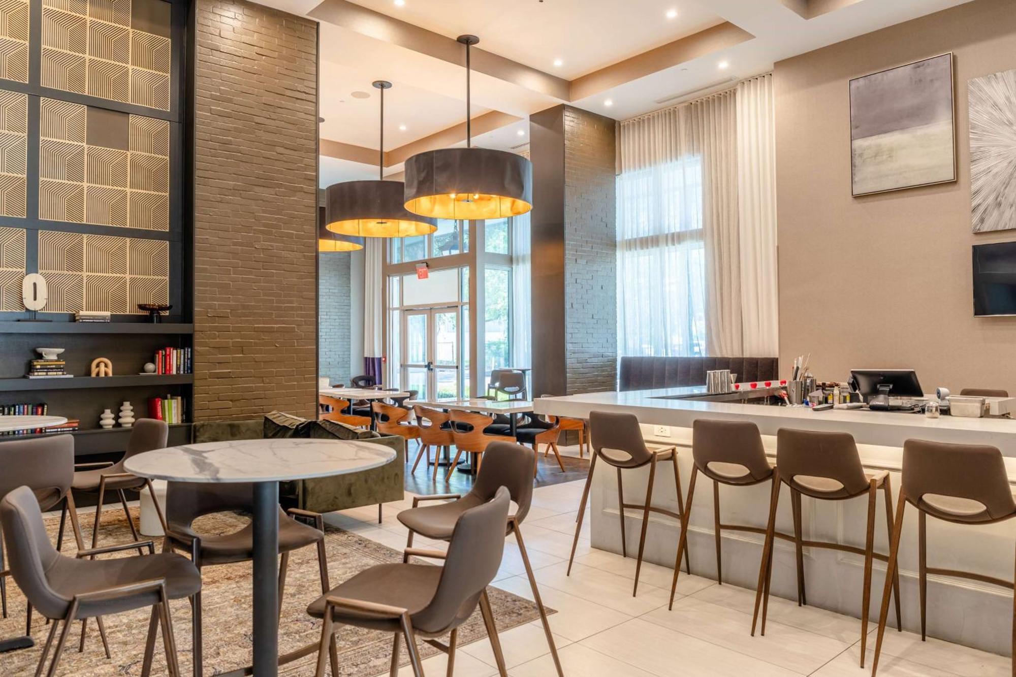 Tryp By Wyndham Savannah Bagian luar foto