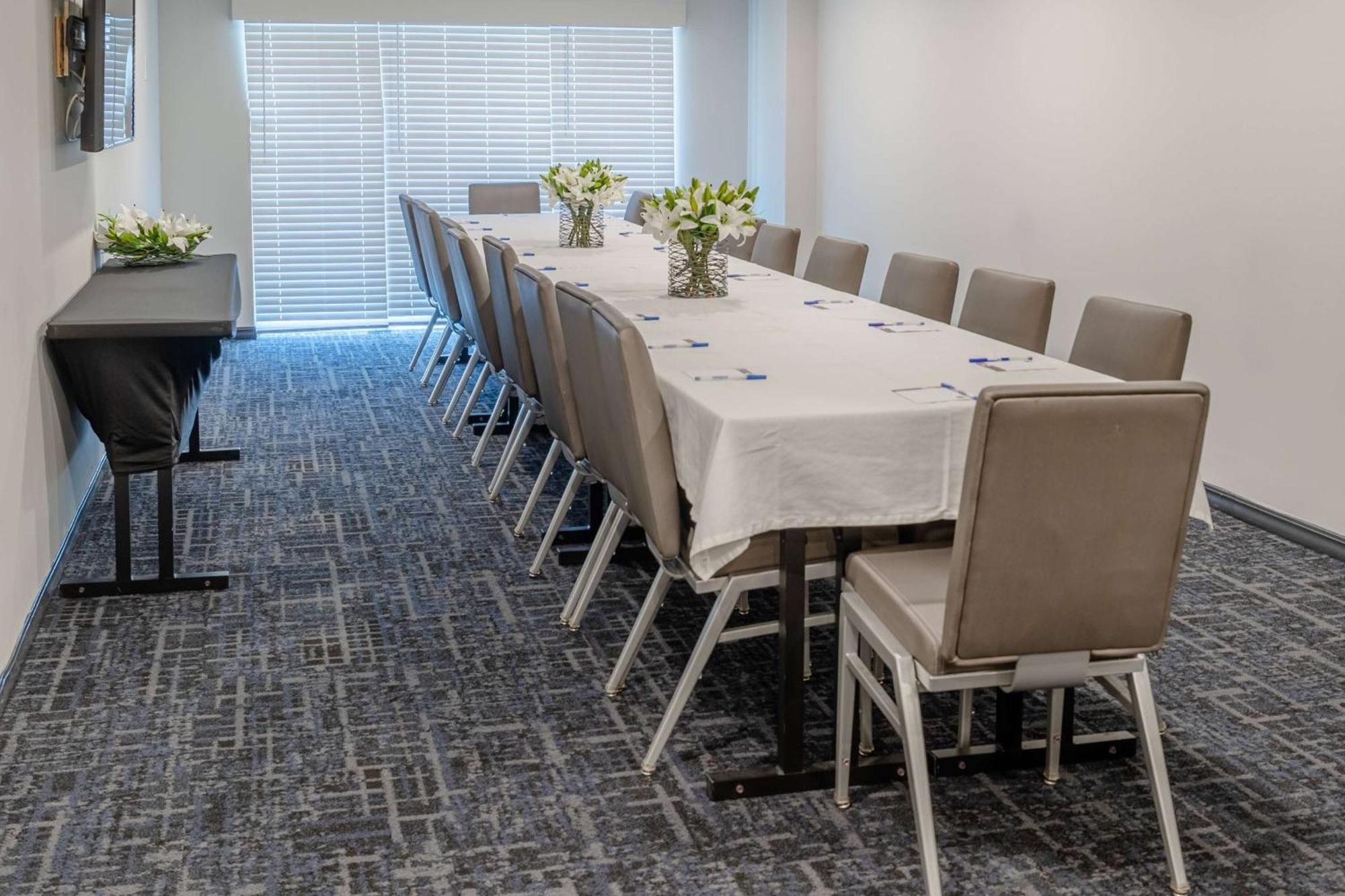 Tryp By Wyndham Savannah Bagian luar foto