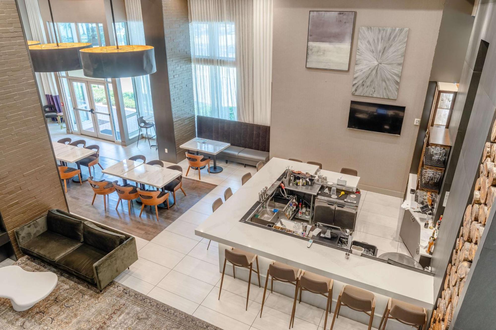 Tryp By Wyndham Savannah Bagian luar foto