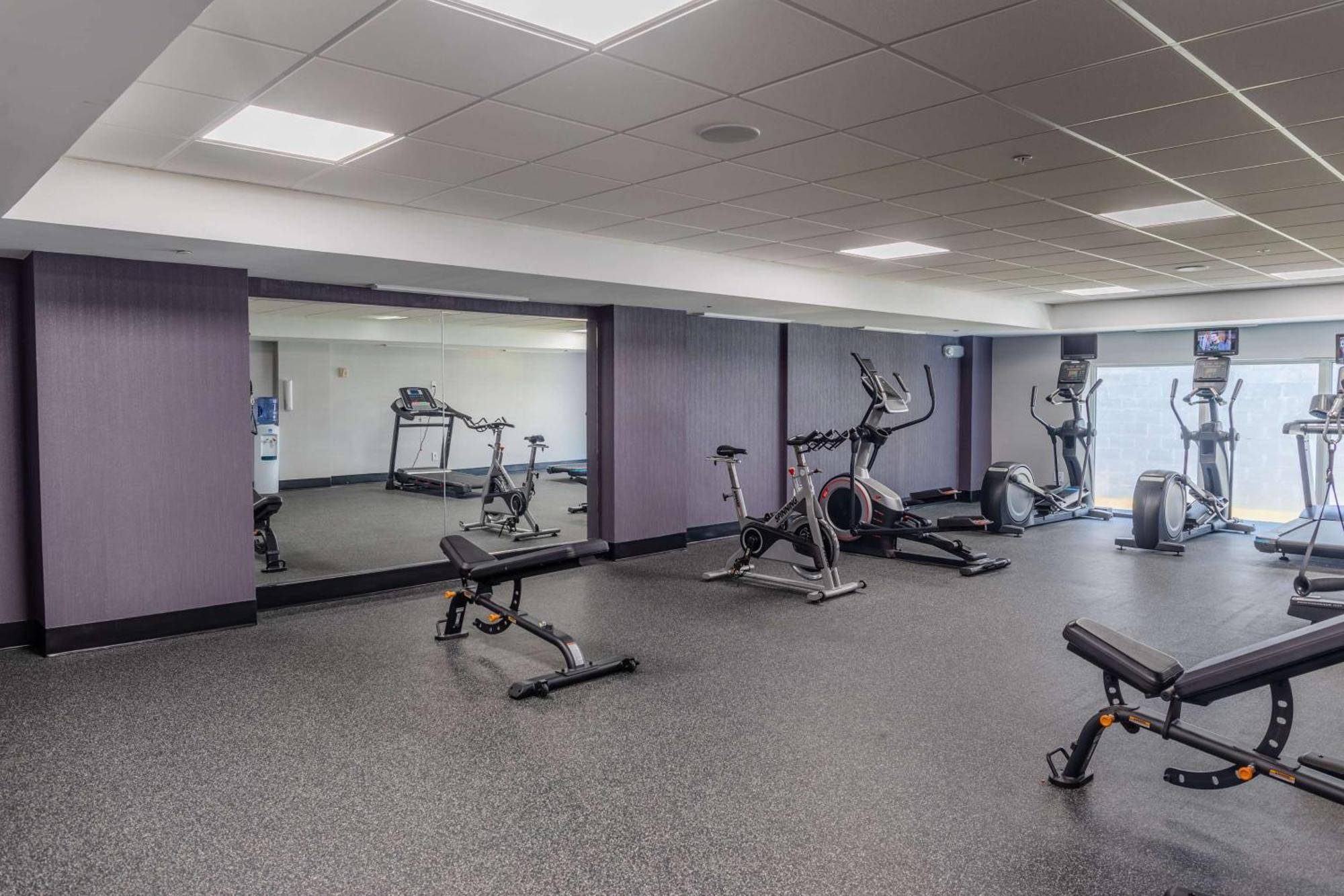 Tryp By Wyndham Savannah Bagian luar foto