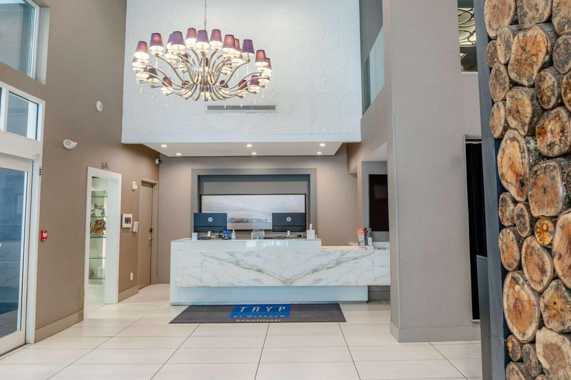 Tryp By Wyndham Savannah Bagian luar foto