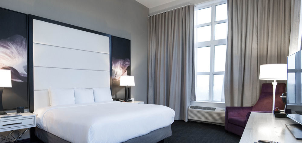 Tryp By Wyndham Savannah Bagian luar foto